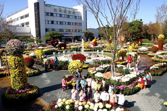 조선소가 마련한 ‘국화축제’